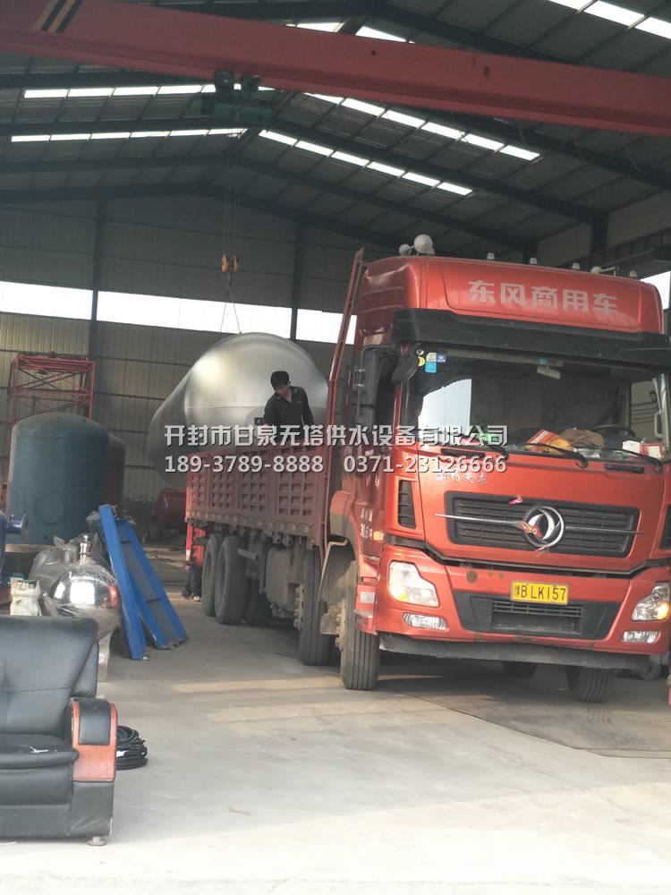 加厚型60T全自動(dòng)無(wú)塔供水設(shè)備裝車(chē)